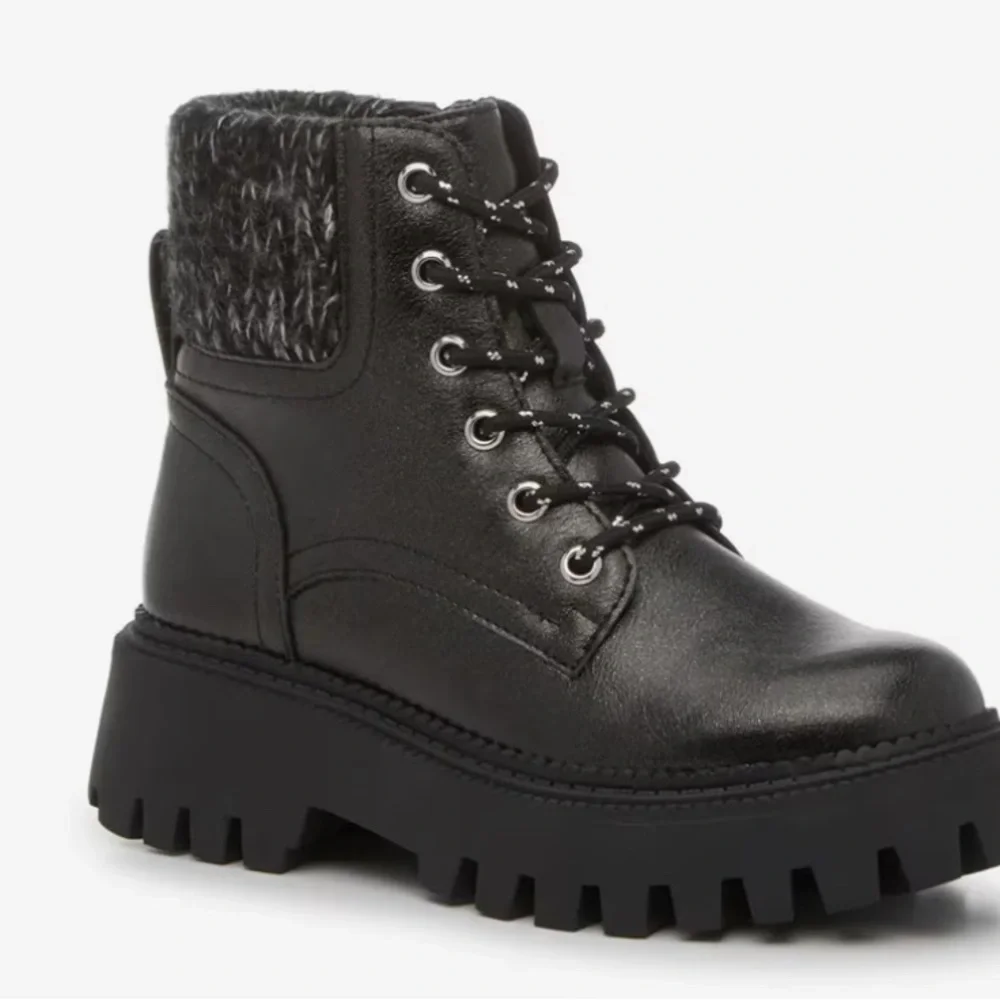 Dolce Vita Kamilla Girls Black boots Size 2 NIB MSRP $60